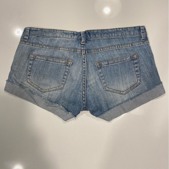 Forever 21 Distressed Jean Denim Shorts, Size 28 - Picture 2 of 3